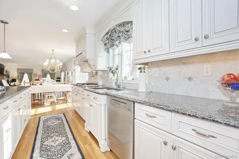 10 Dogwood Lane West Nyack NY 10994