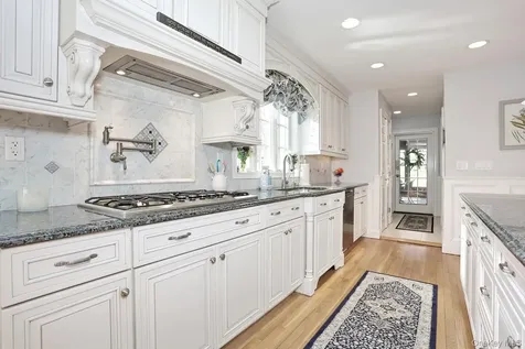 10 Dogwood Lane West Nyack NY 10994