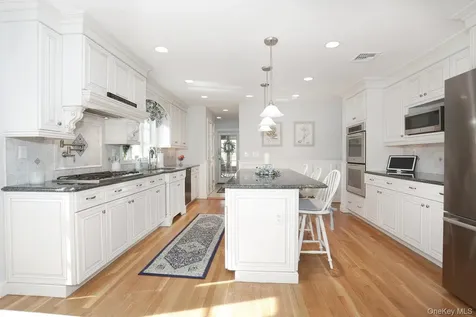 10 Dogwood Lane West Nyack NY 10994