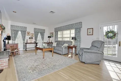 10 Dogwood Lane West Nyack NY 10994