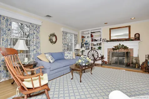 10 Dogwood Lane West Nyack NY 10994