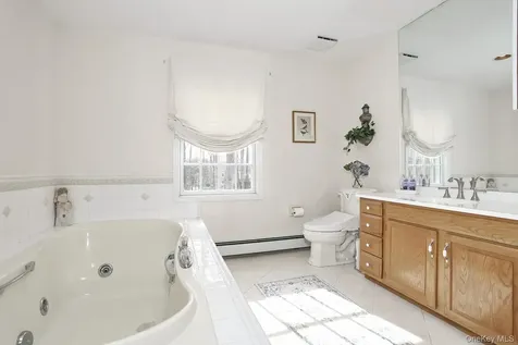 10 Dogwood Lane West Nyack NY 10994