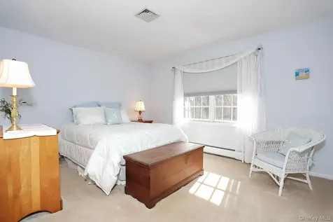 10 Dogwood Lane West Nyack NY 10994