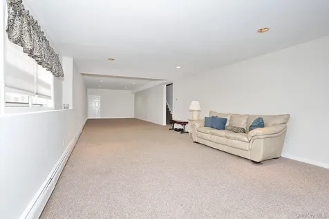 10 Dogwood Lane West Nyack NY 10994