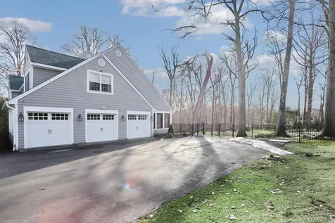 10 Dogwood Lane West Nyack NY 10994