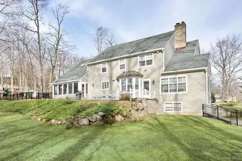 10 Dogwood Lane West Nyack NY 10994