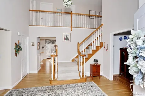 10 Dogwood Lane West Nyack NY 10994