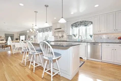 10 Dogwood Lane West Nyack NY 10994
