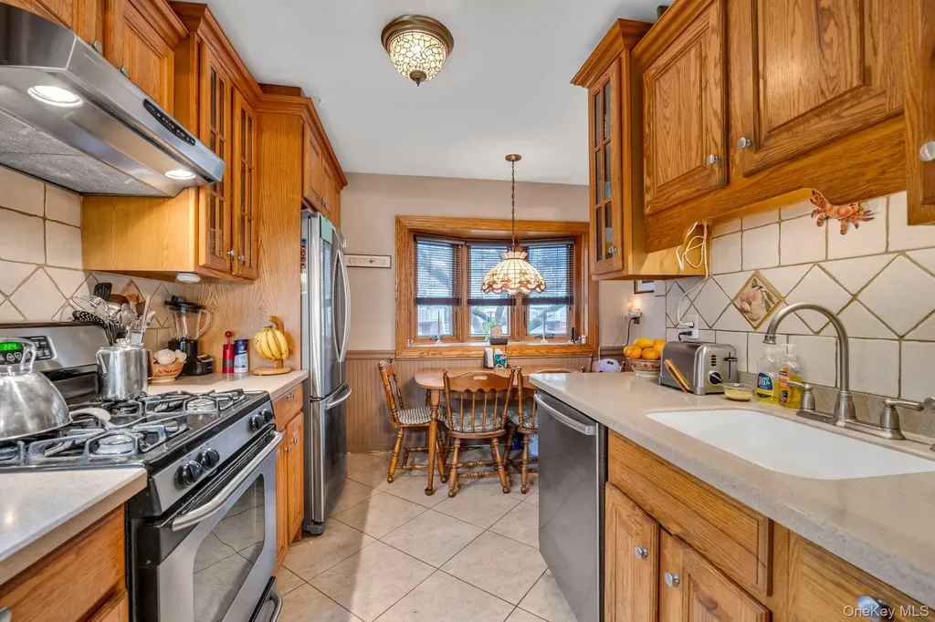 1019 Vincent Avenue Bronx NY 10465