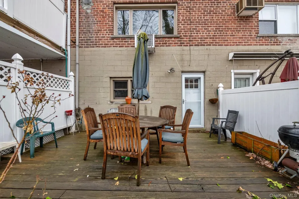 1019 Vincent Avenue Bronx NY 10465