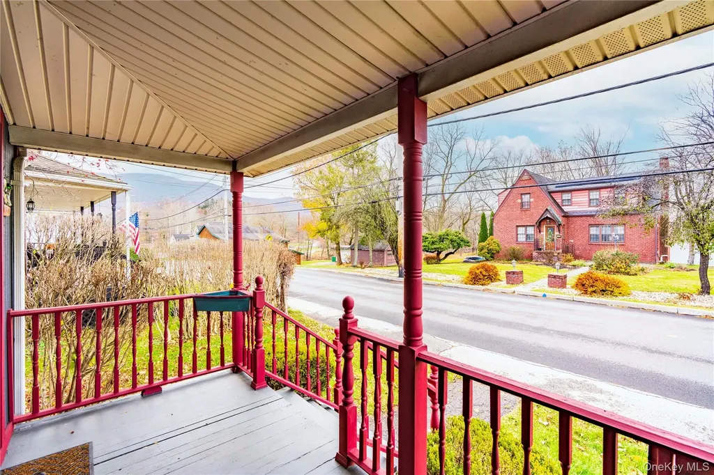 9 Maple Street Glenham NY 12527