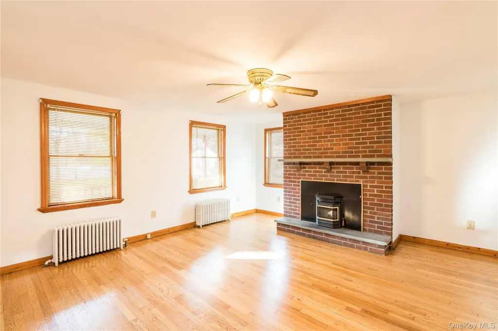 9 Maple Street Glenham NY 12527