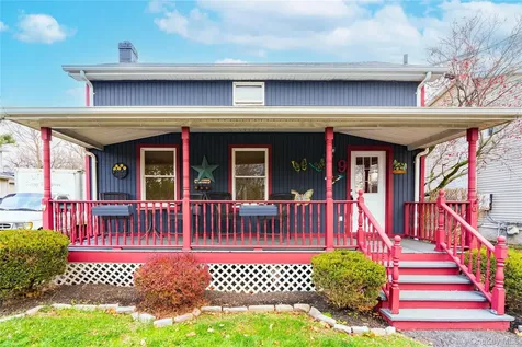 9 Maple Street Glenham NY 12527