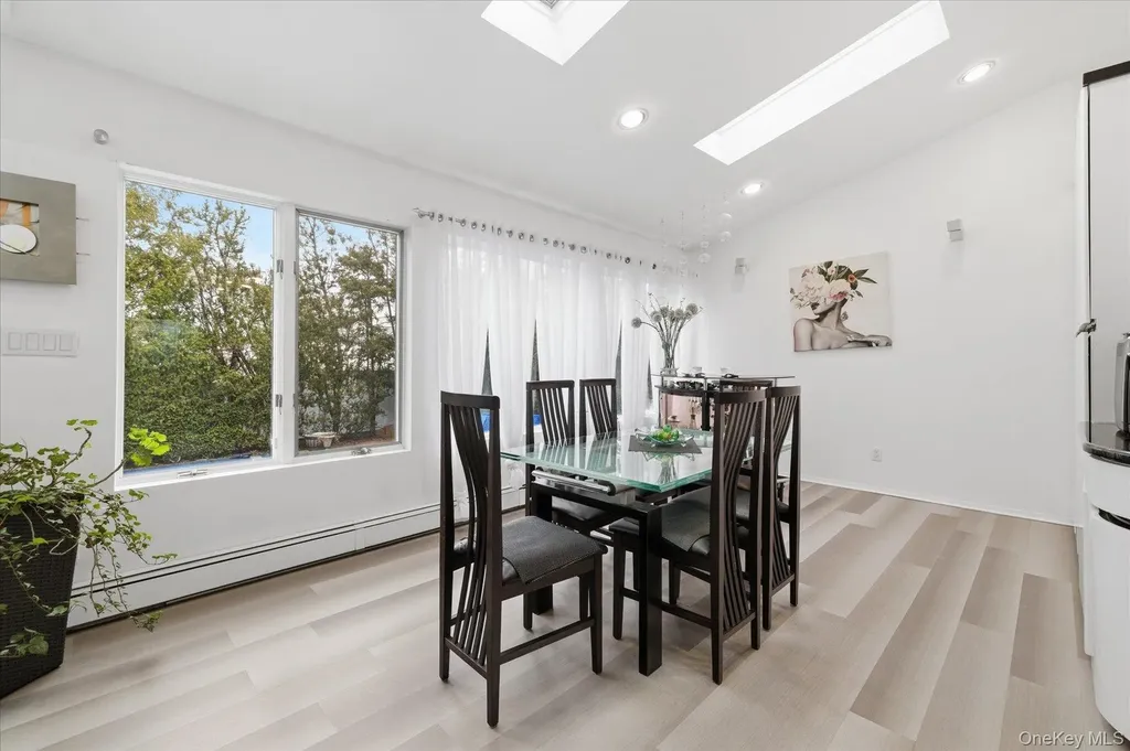 34 Reyam Road Lynbrook NY 11563