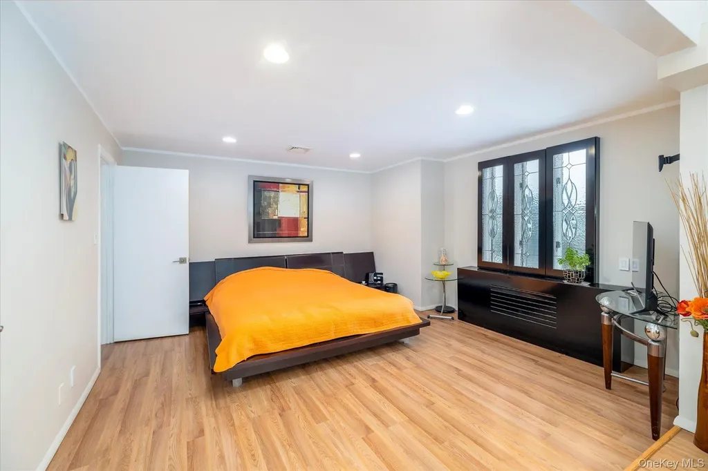 34 Reyam Road Lynbrook NY 11563
