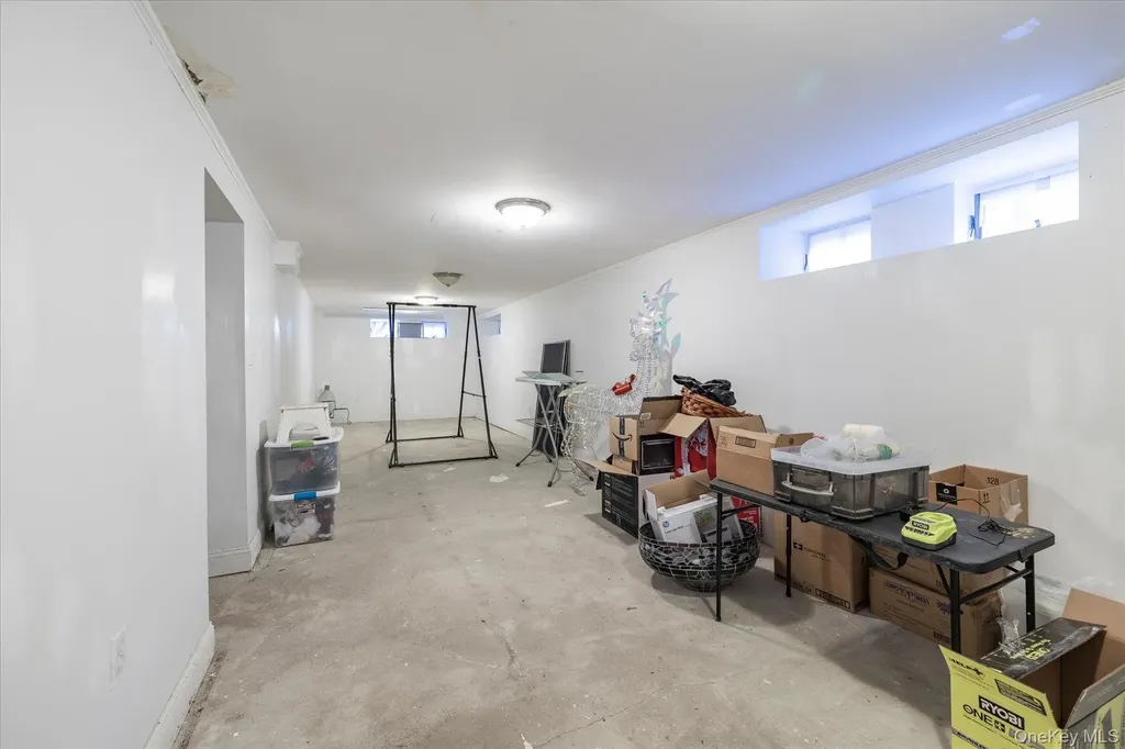 34 Reyam Road Lynbrook NY 11563