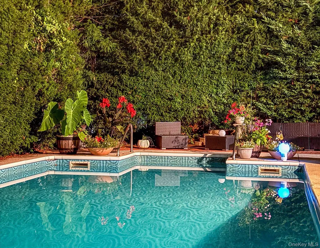34 Reyam Road Lynbrook NY 11563