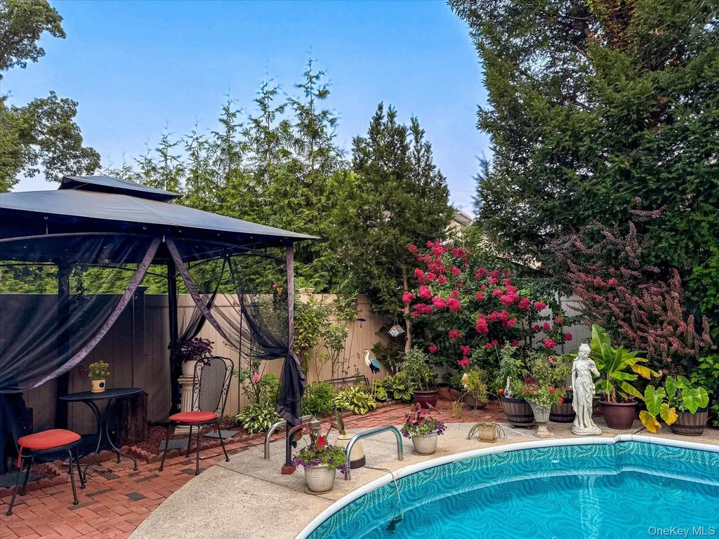 34 Reyam Road Lynbrook NY 11563