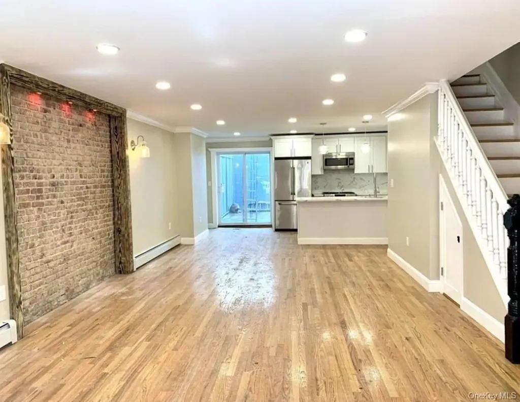 2301 Bathgate Avenue Bronx NY 10458