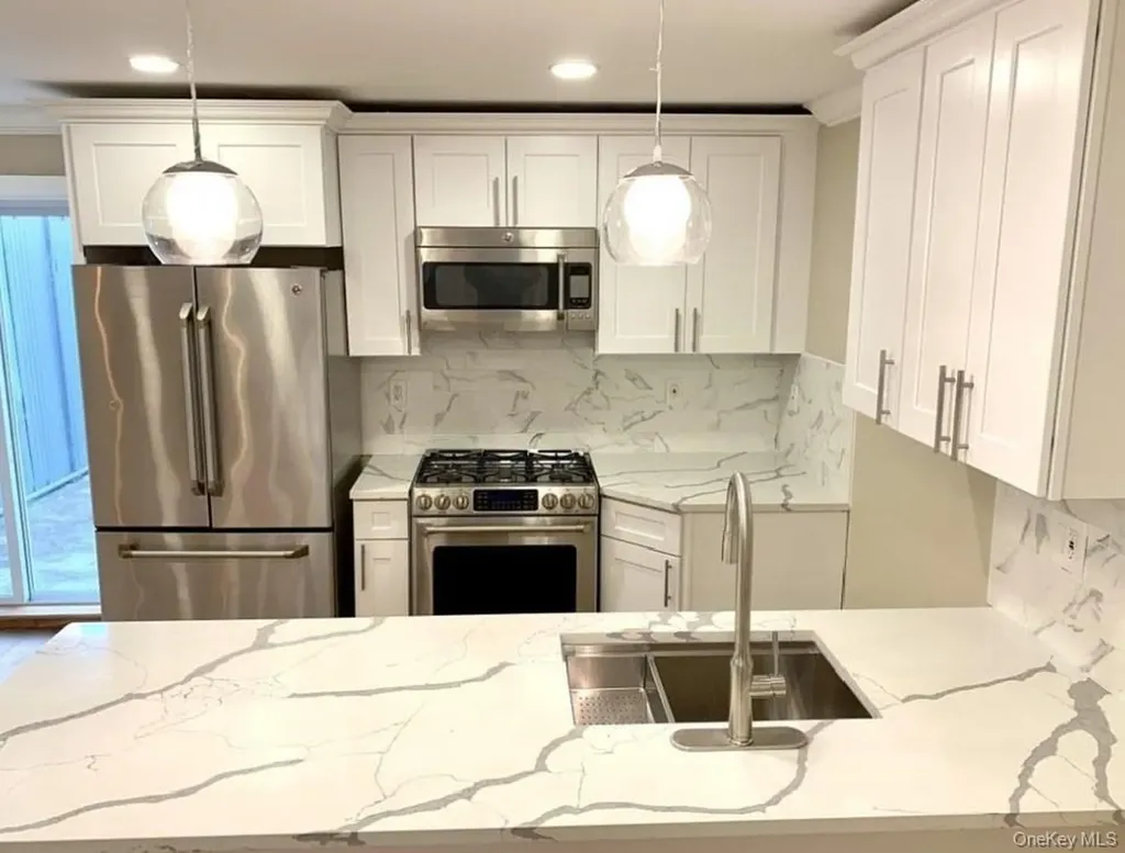 2301 Bathgate Avenue Bronx NY 10458