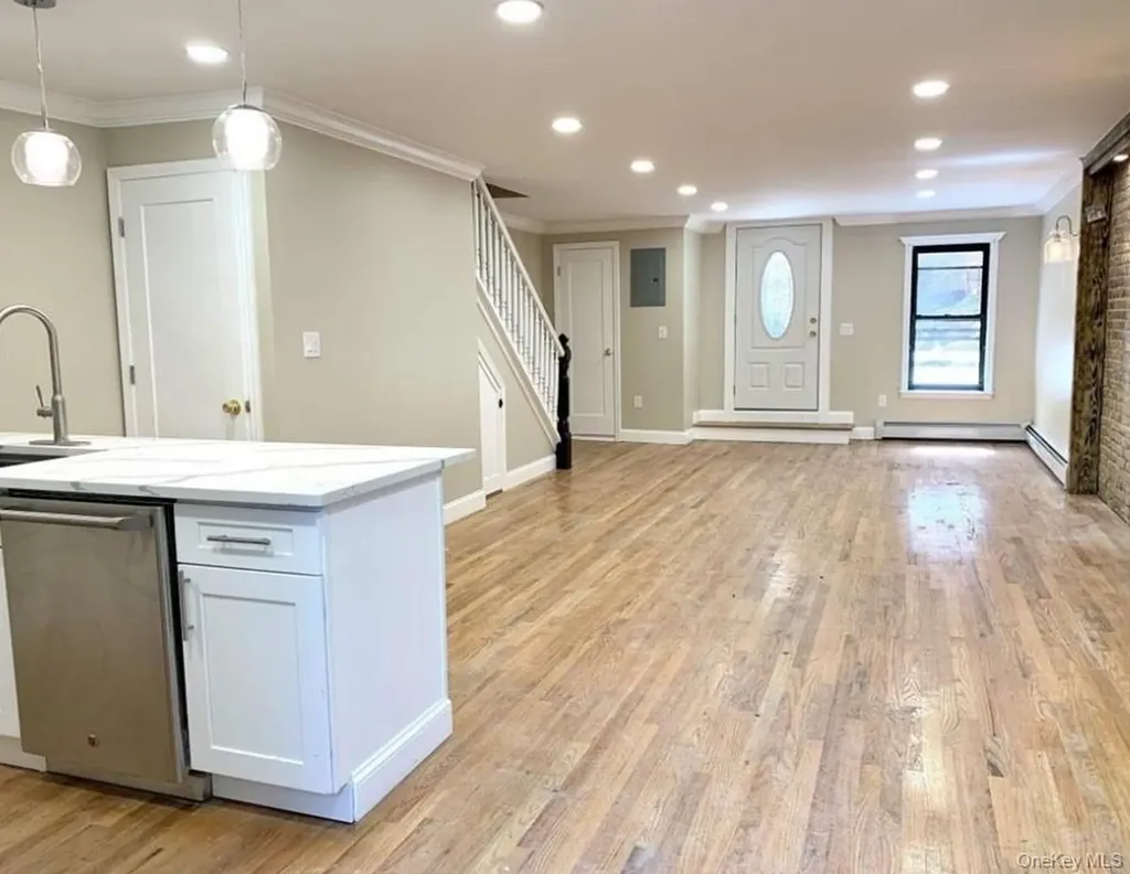 2301 Bathgate Avenue Bronx NY 10458