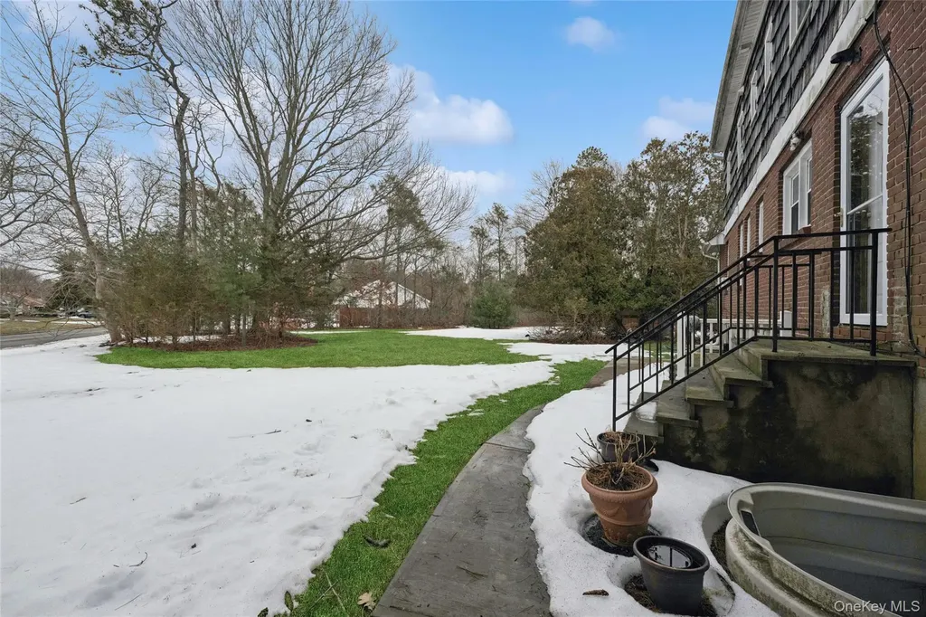 5 Wedgewood Drive Coram NY 11727
