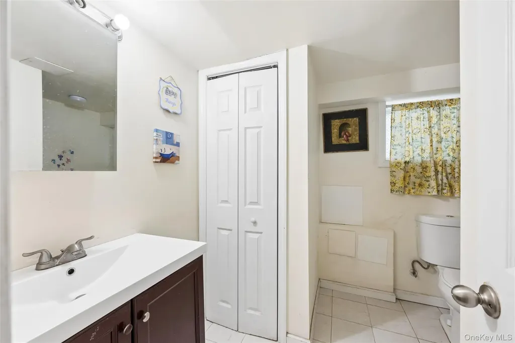 5 Wedgewood Drive Coram NY 11727
