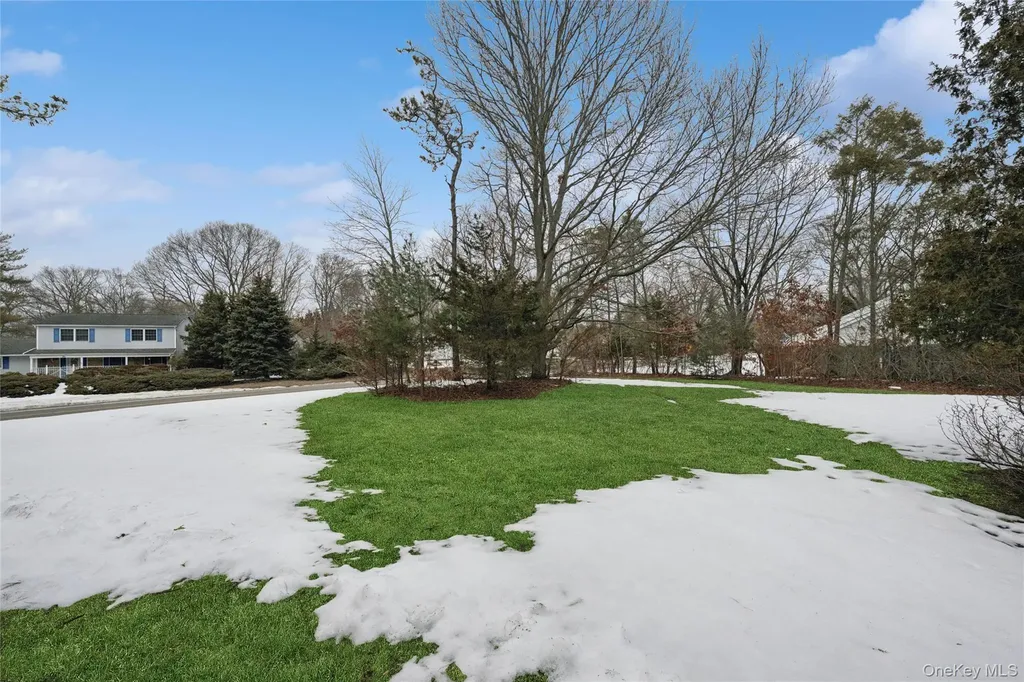 5 Wedgewood Drive Coram NY 11727