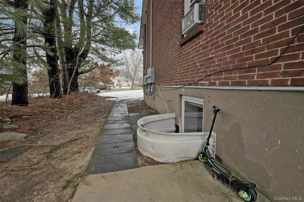 5 Wedgewood Drive Coram NY 11727