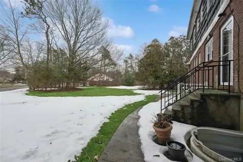 5 Wedgewood Drive Coram NY 11727