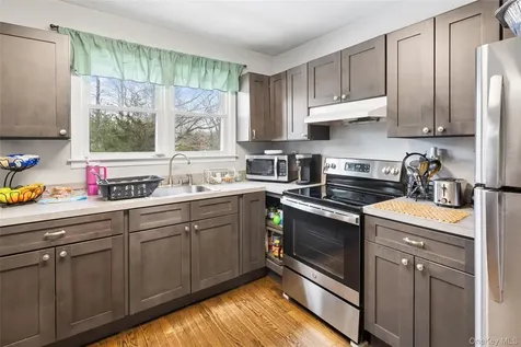5 Wedgewood Drive Coram NY 11727