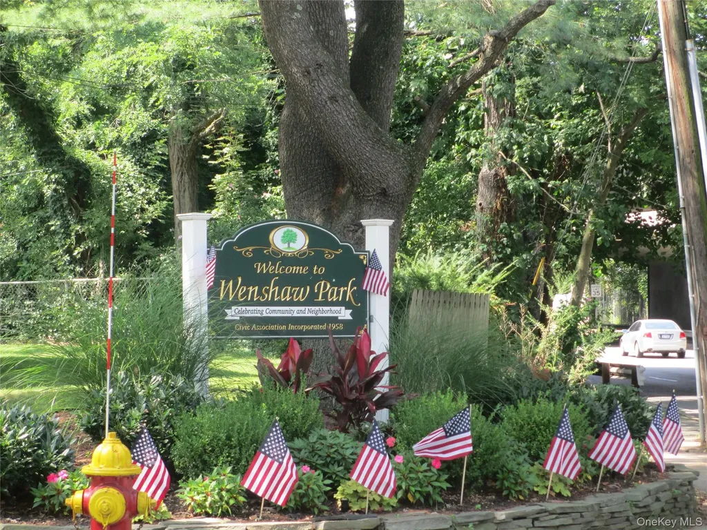 42 Hamilton Road North Merrick NY 11566
