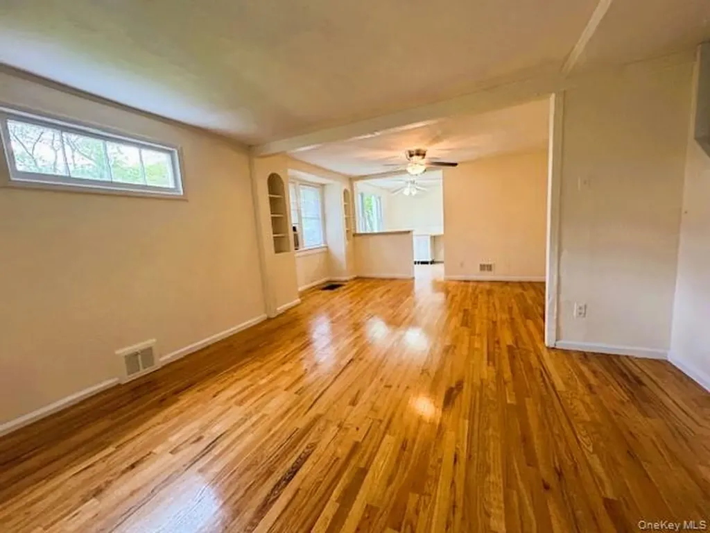42 Hamilton Road North Merrick NY 11566