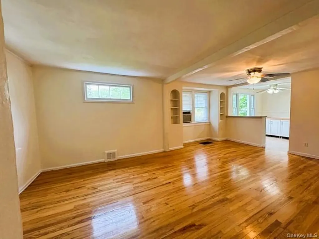 42 Hamilton Road North Merrick NY 11566