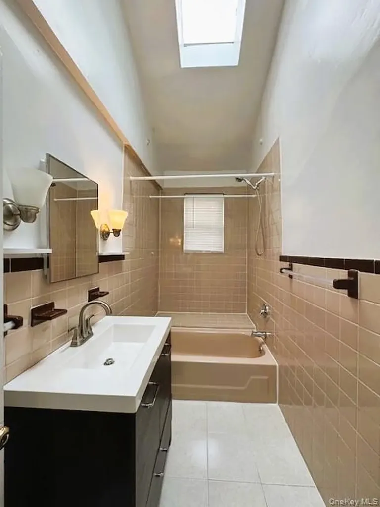 42 Hamilton Road North Merrick NY 11566