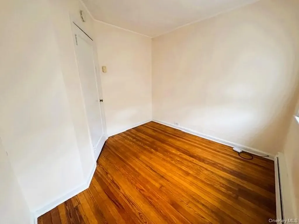 42 Hamilton Road North Merrick NY 11566