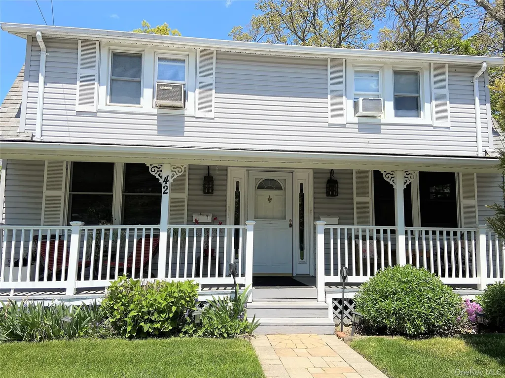 42 Hamilton Road North Merrick NY 11566