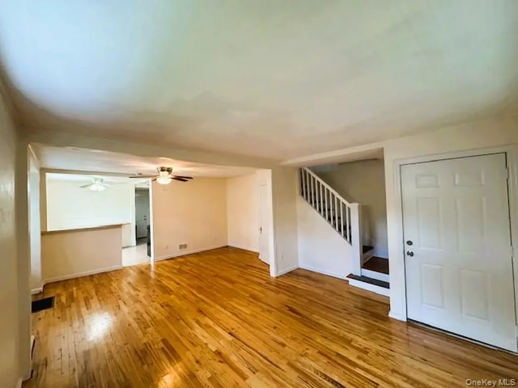 42 Hamilton Road North Merrick NY 11566
