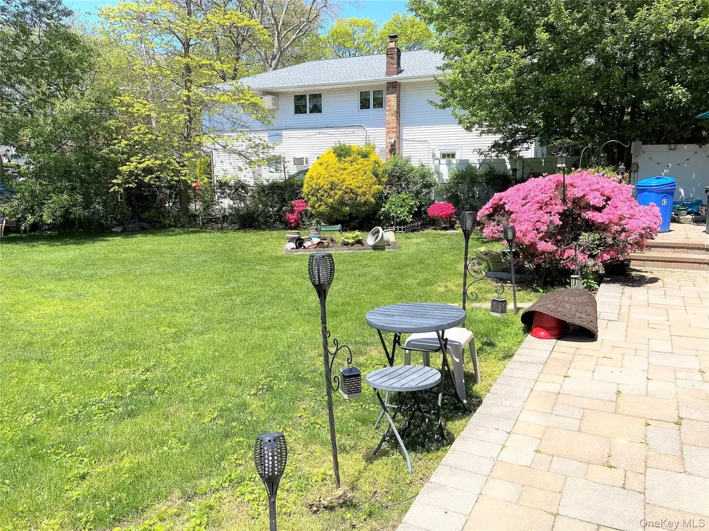42 Hamilton Road North Merrick NY 11566