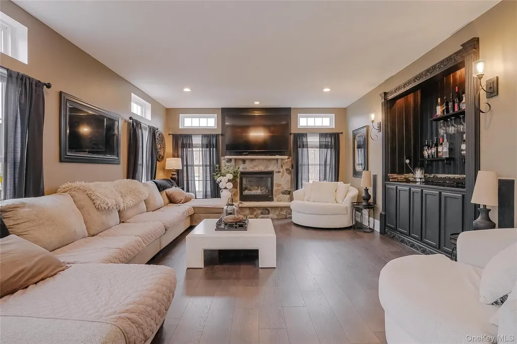 3002 Molly Pitcher Drive New Windsor NY 12553