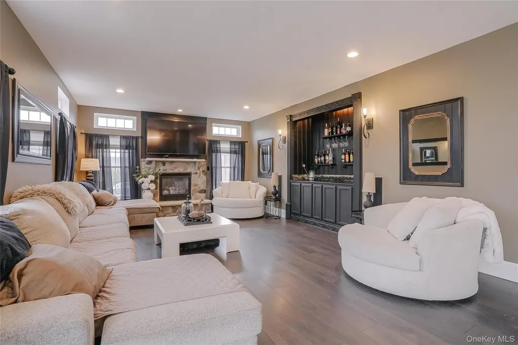 3002 Molly Pitcher Drive New Windsor NY 12553