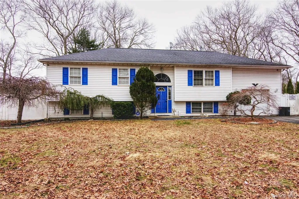 77 Washington Avenue Mastic NY 11950