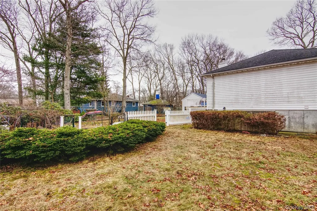 77 Washington Avenue Mastic NY 11950