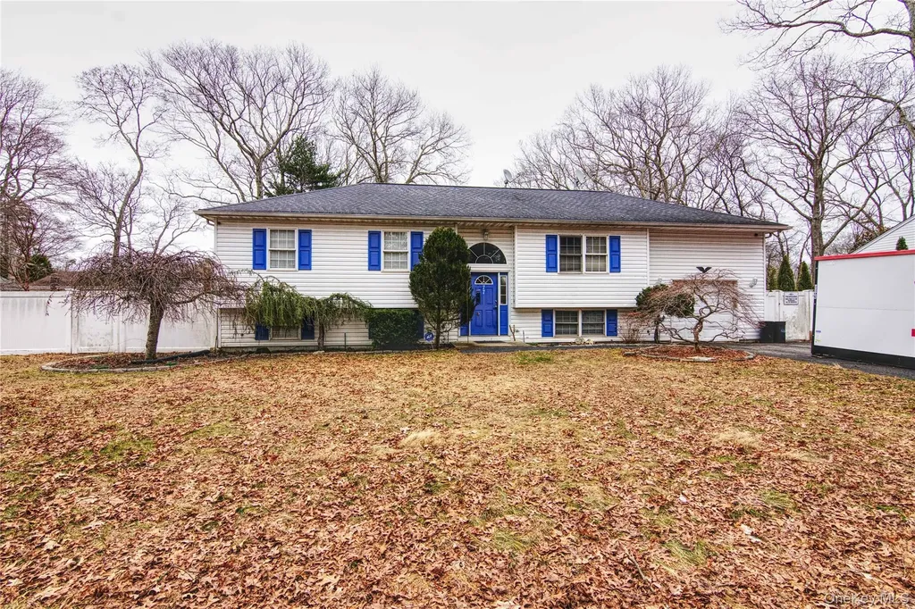 77 Washington Avenue Mastic NY 11950