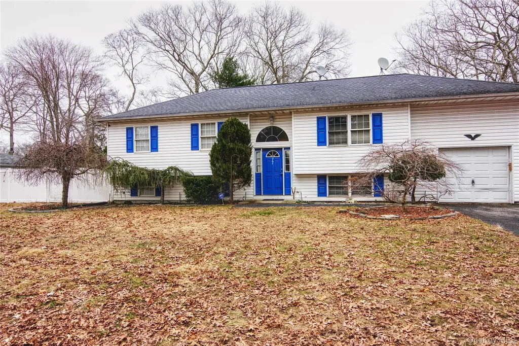 77 Washington Avenue Mastic NY 11950