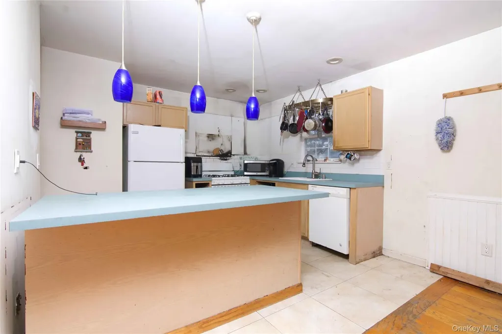 77 Washington Avenue Mastic NY 11950
