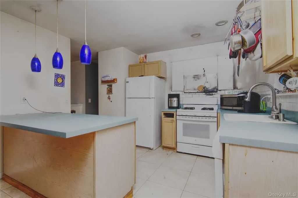 77 Washington Avenue Mastic NY 11950