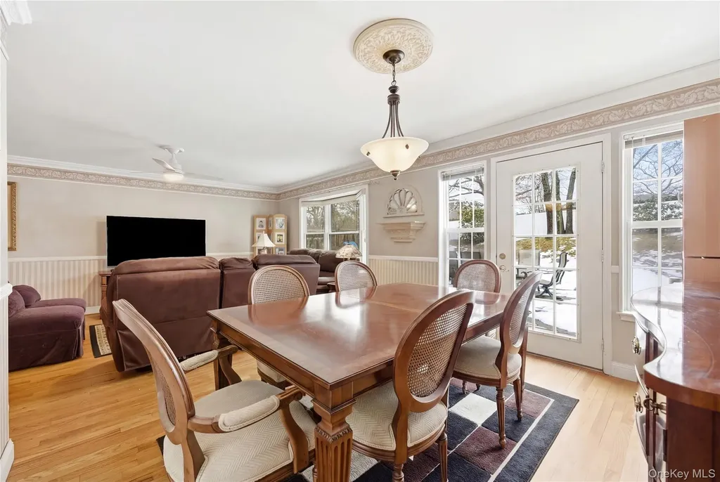8 Lucy Court Patchogue NY 11772