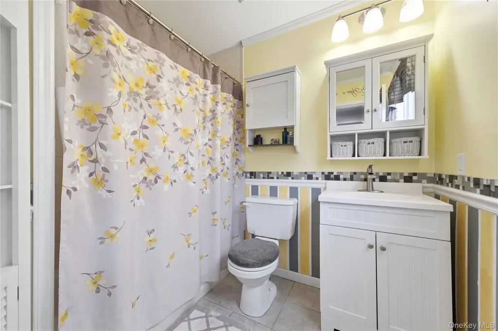 8 Lucy Court Patchogue NY 11772