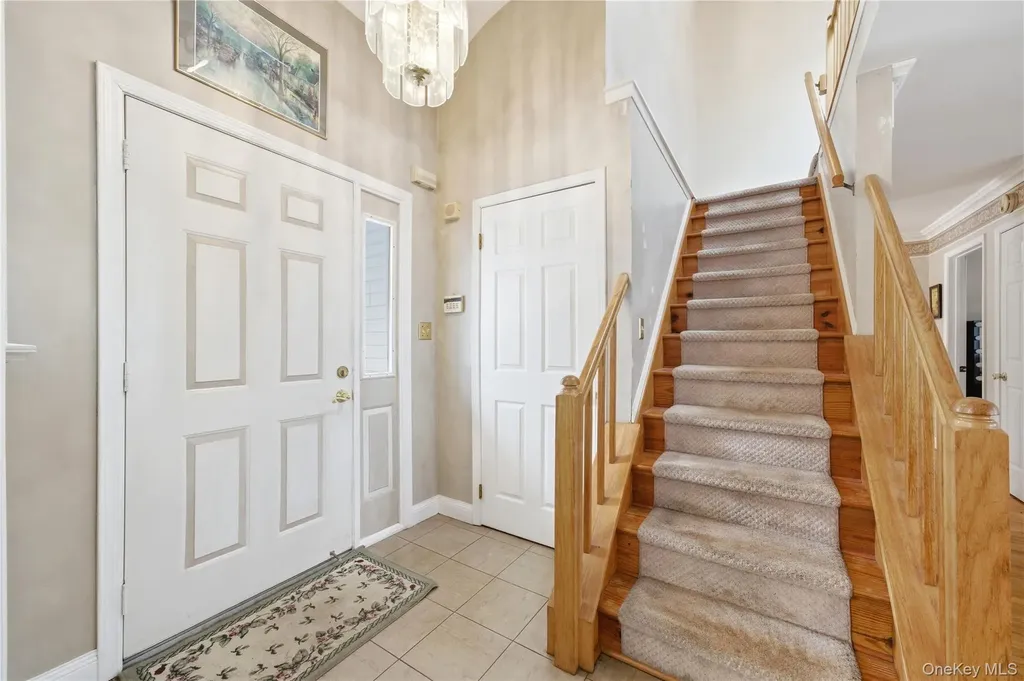 8 Lucy Court Patchogue NY 11772